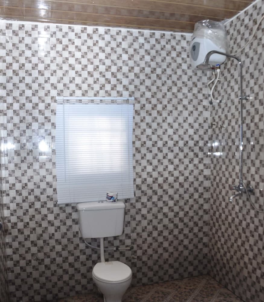 California Garden Hotel and Suites