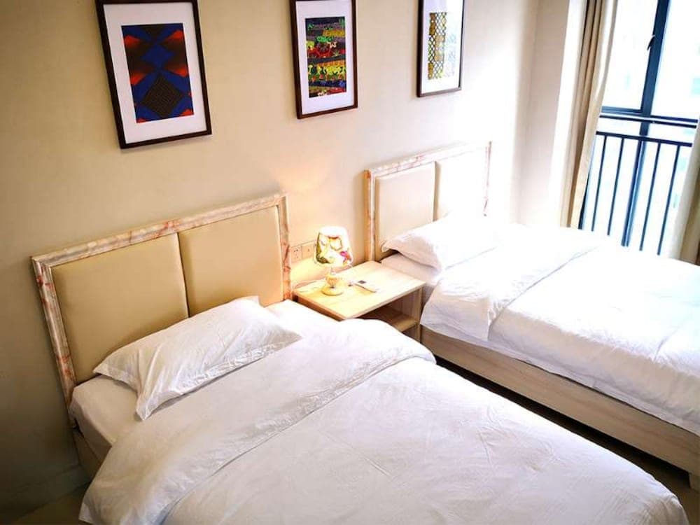 Bajie Youth Hostel Tianmenshan Train Station