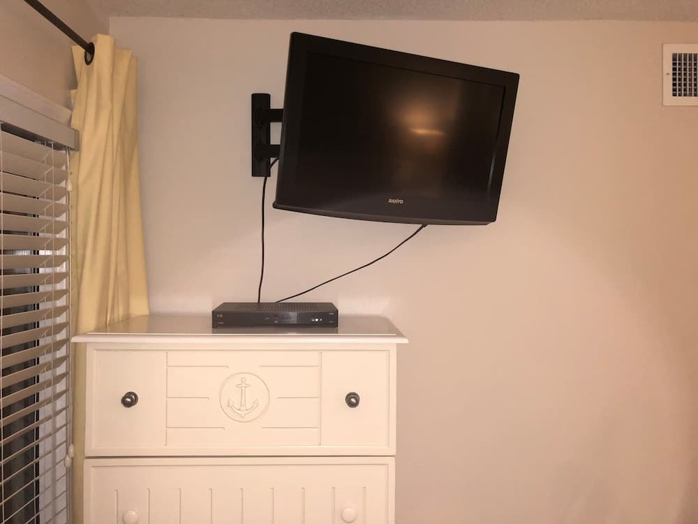 Clearwater 2b 1 Bedroom Condo by Redawning