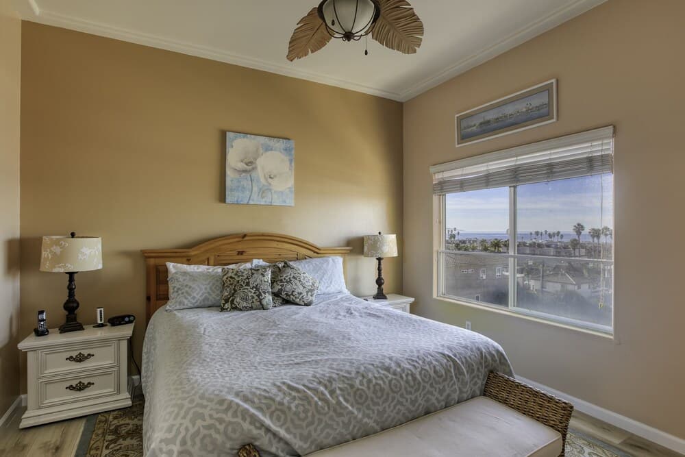 307 Casa Bella 2 Bedroom Condo by Redawning