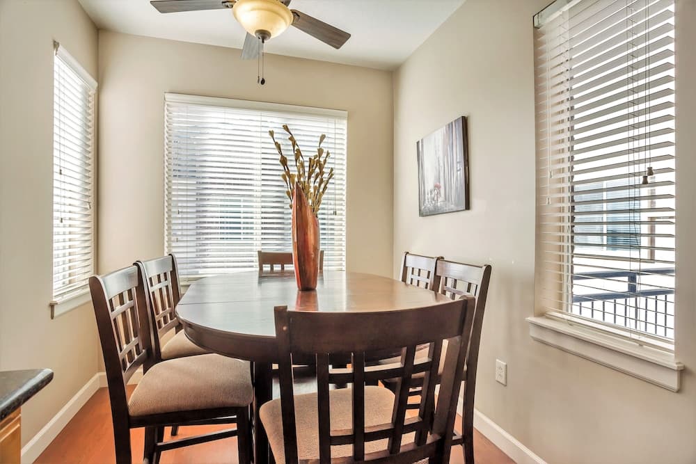 Citifront B 3 Bedroom Condo by RedAwning