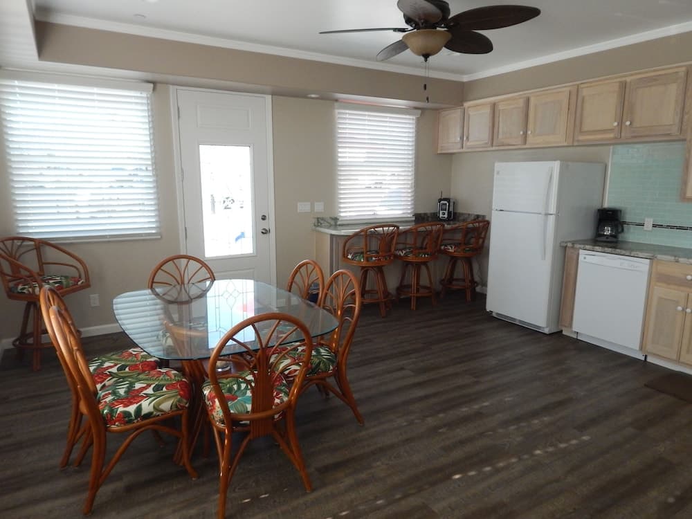 320 Main Street 2 Bedroom Home by Redawning