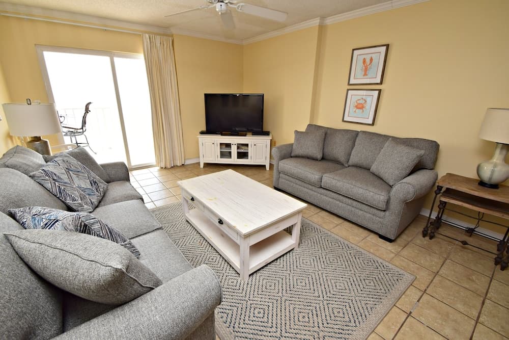 Ocean House 1701 3 Bedroom Condo by Redawning