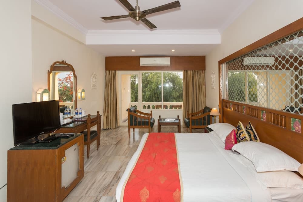 Hotel Hilltop Palace