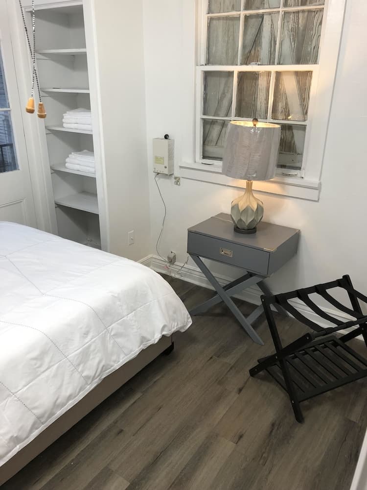 Amazing 4BR Celebrity Villa! Sleeps 8 by YouRent!