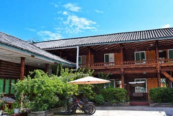 Luguhu Crazy Bird Youth Hostel