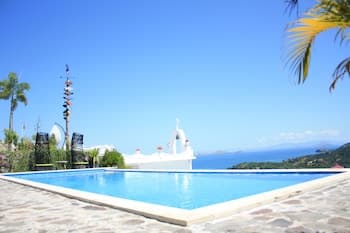 La Cecile Hotel and Cafe Komodo