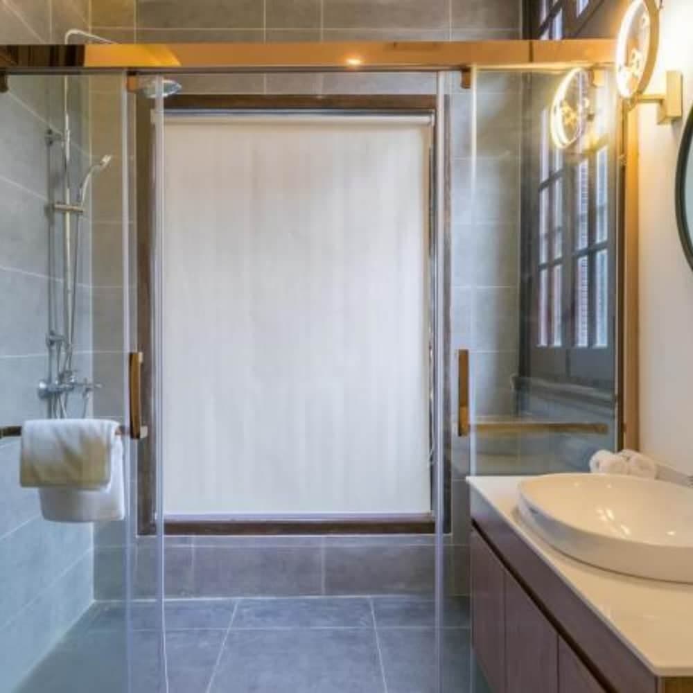 Meet LaVilla House Disney Airport Branch