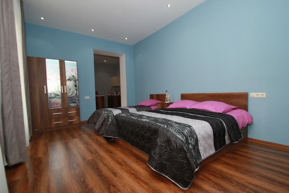 Rose Apartment in Tbilisi
