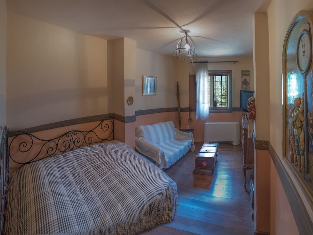 To Stefani tis Makrinas