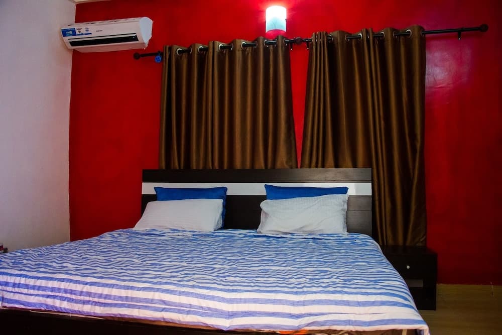 Summer Vista Ensuit Hotel