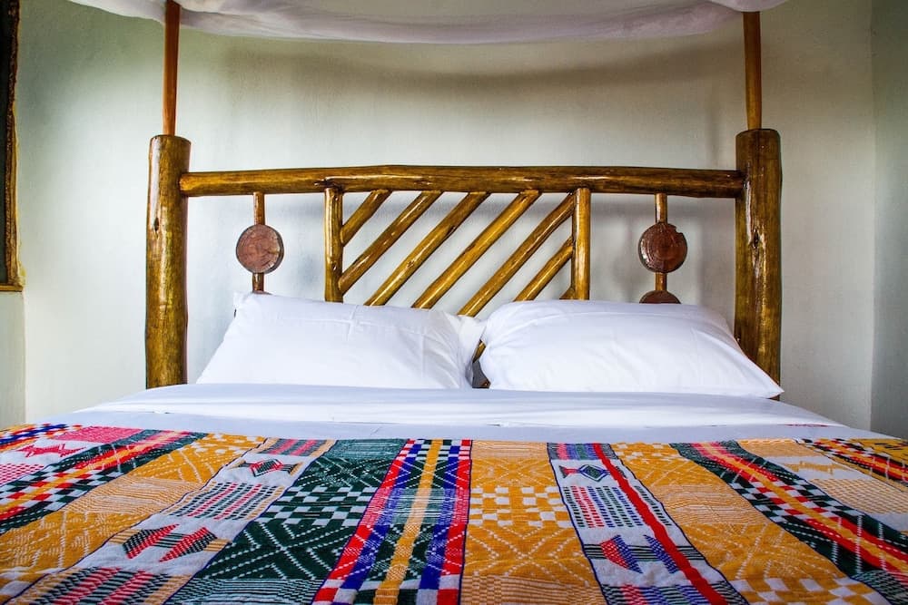 Queen Elizabeth Park View Tourist Lodge