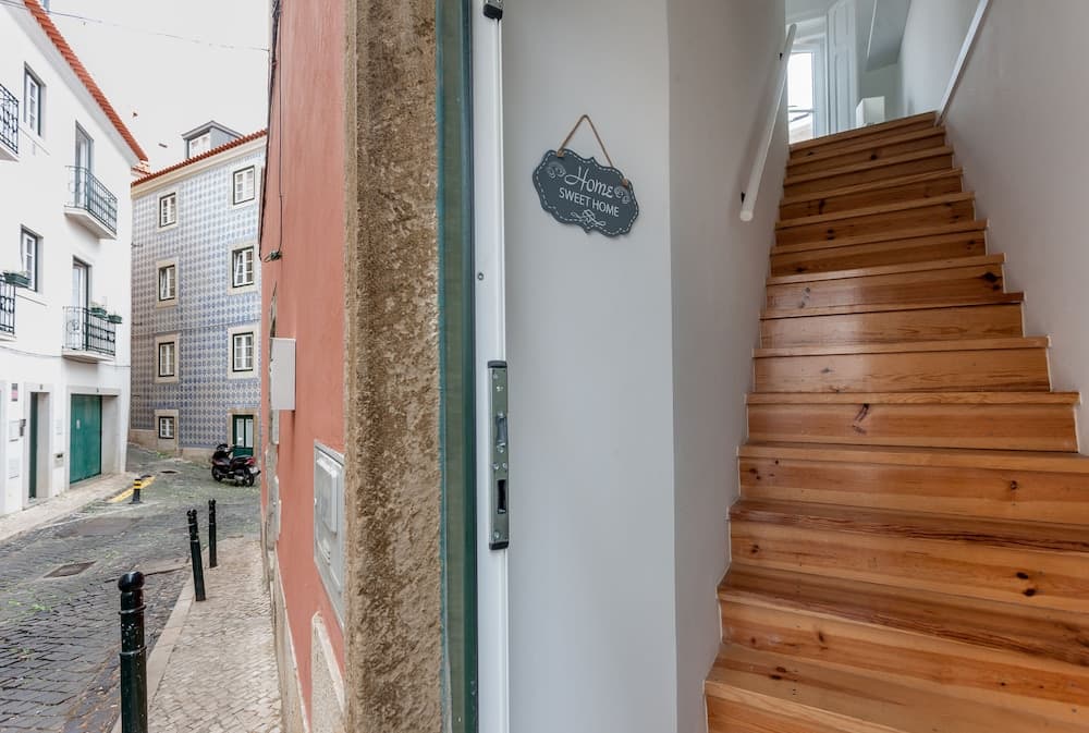 Romantic Rooftop 1BR in Alfama - Gonzalo's Guest