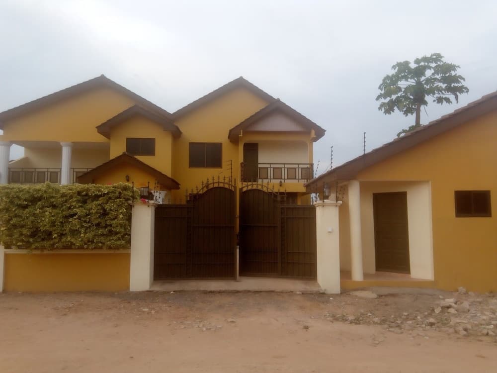 Bezt Executive Guesthouse