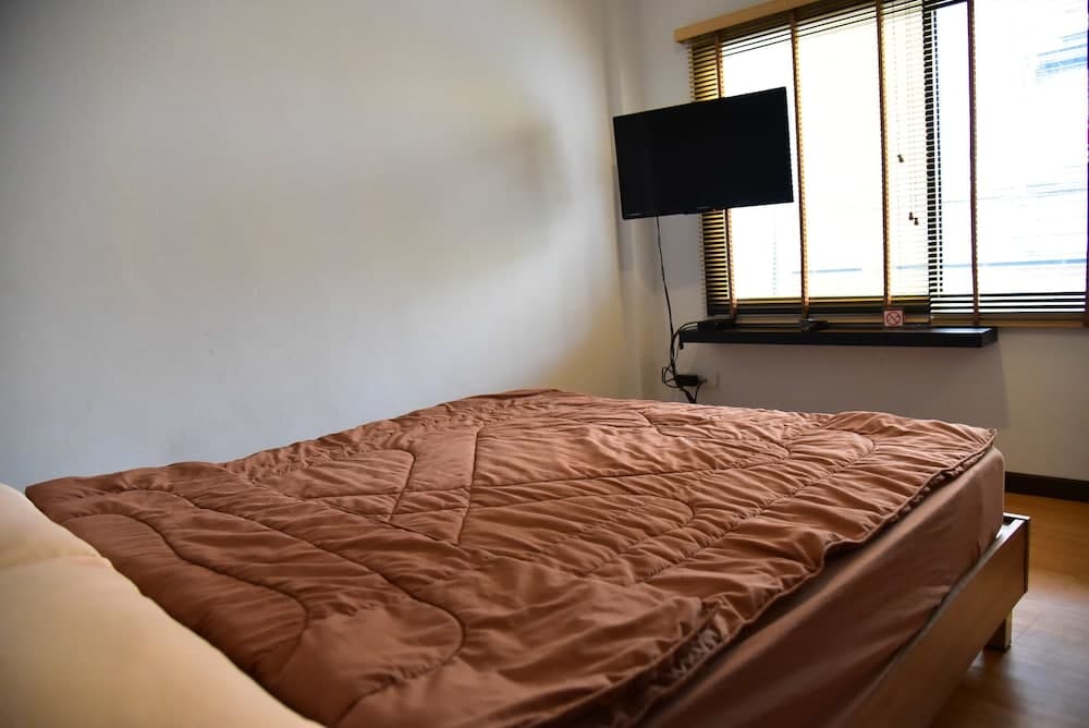 Inn Trog And Inn Soi - Hostel - Adults Only