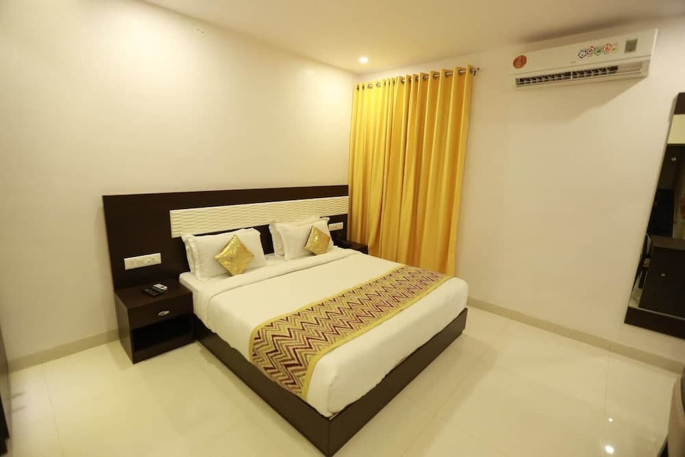 Hotel Anchal Villa By YB Hotels