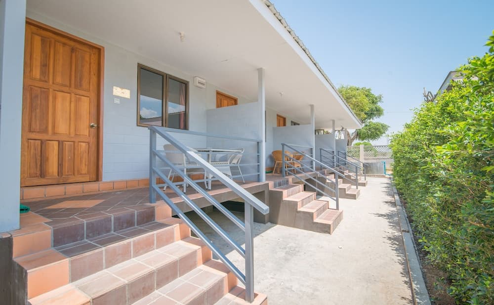 Royal Airstrip Hotel