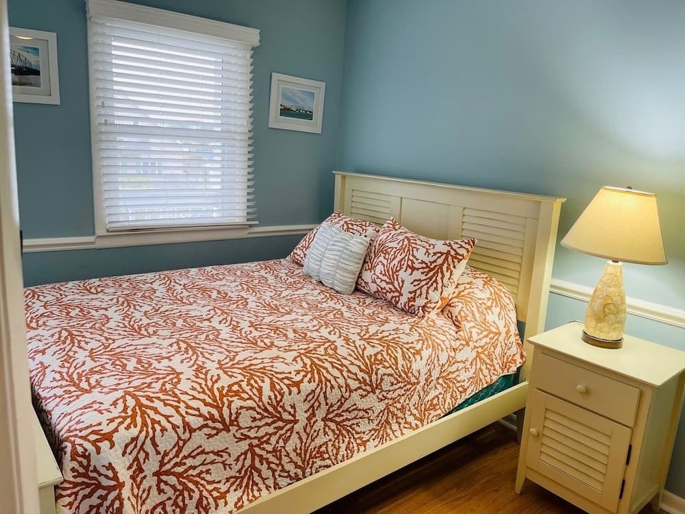 Beach Bells 4 Bedroom Home by RedAwning