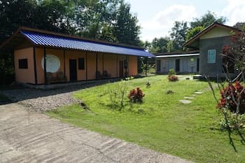 Tribal Pai Backpackers - Adults Only