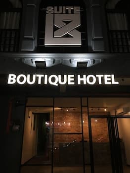 Suite 18 Boutique Hotel - Hostel