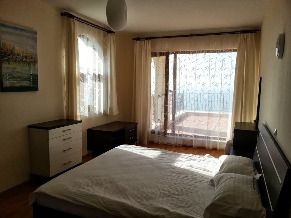 Lighthouse Luxe Estate Apart & Villas