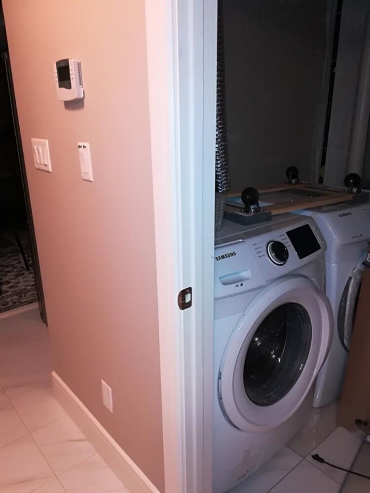 McConachie Luxury Inn