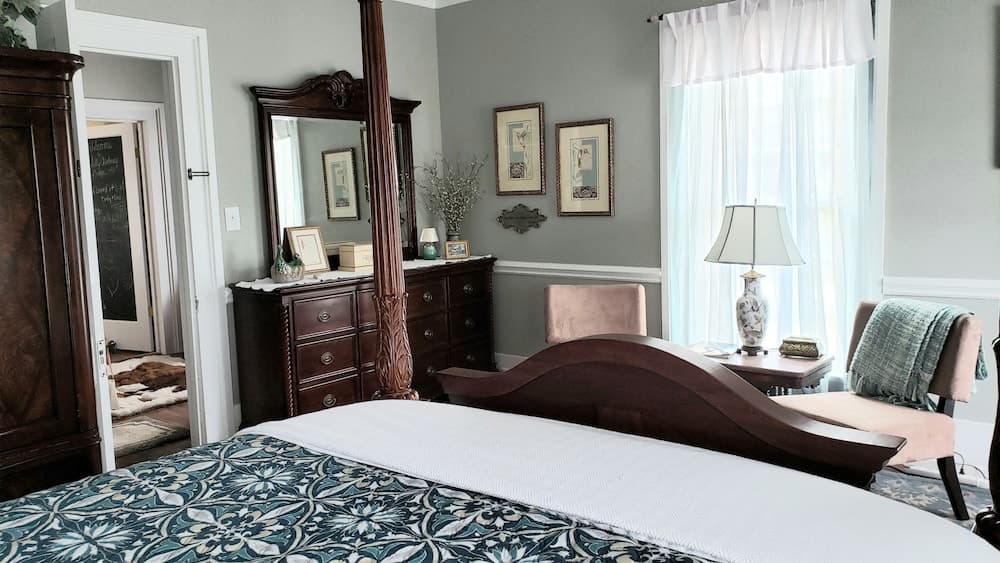 Silly Chickens Lodge B&B