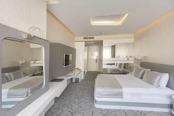 White Line Boutique Hotel