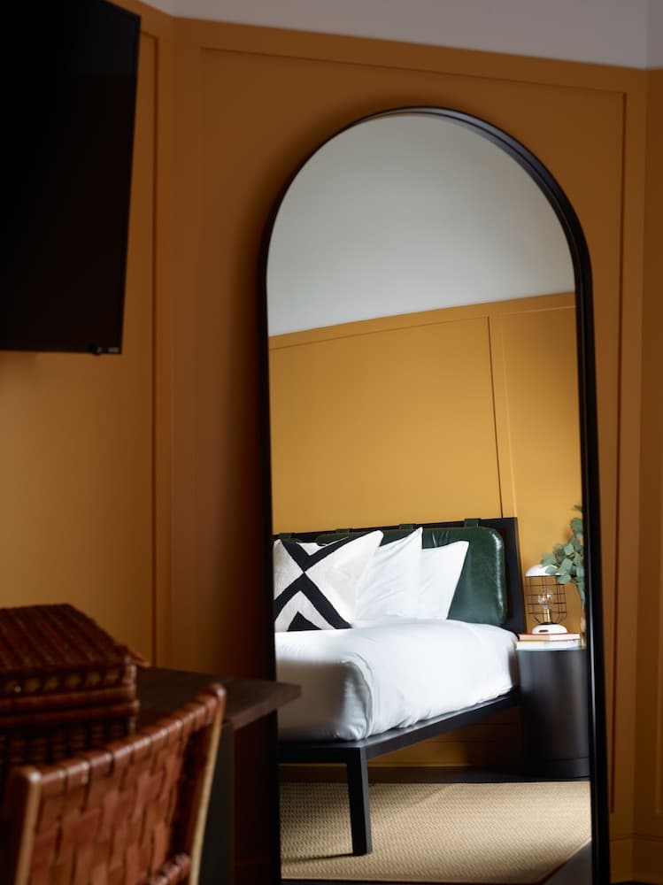 The Chicago Hotel Collection - Wrigleyville