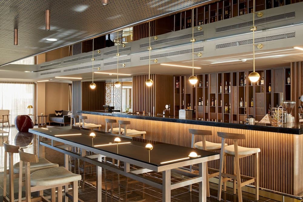 Zeus Eleva Mirabello Bay