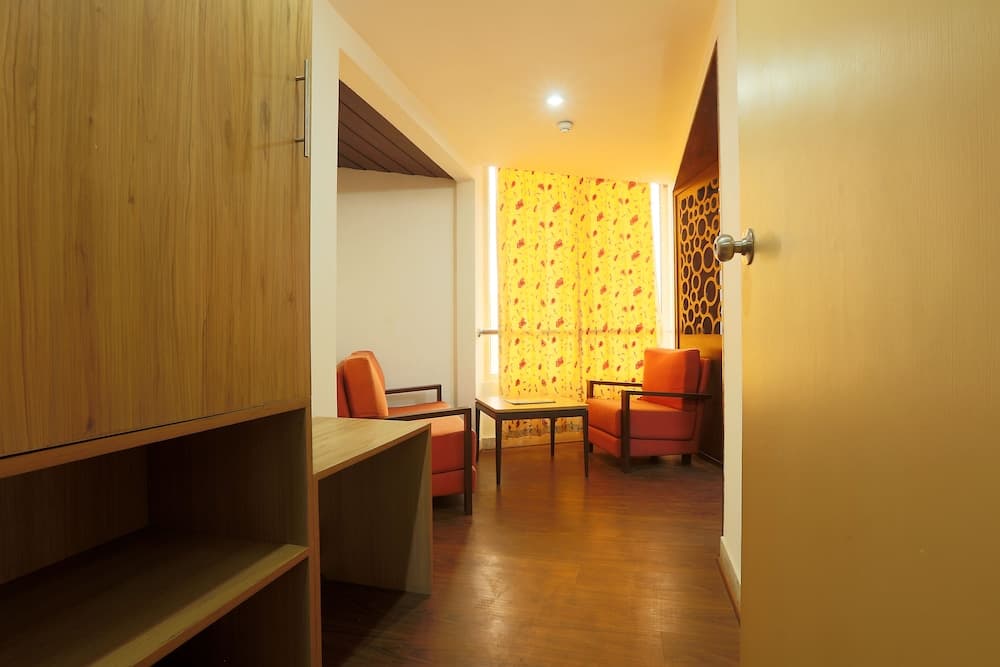 Green Lotus Airport Hotel