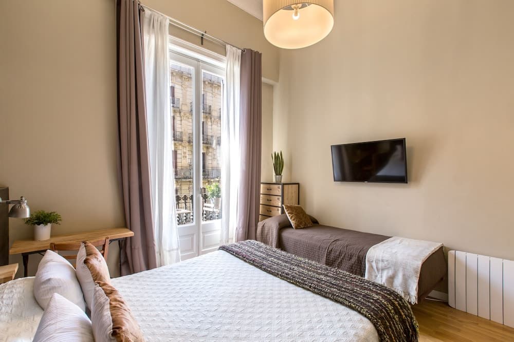 El Born Guest House by Casa Consell