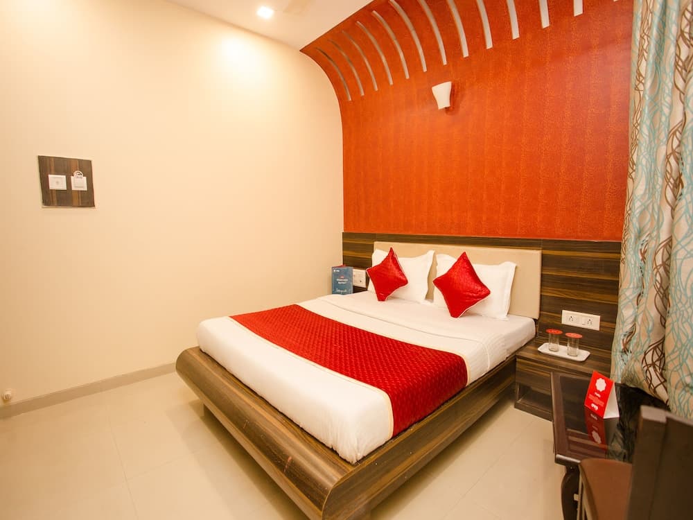 OYO 8759 Hotel Adore Palace