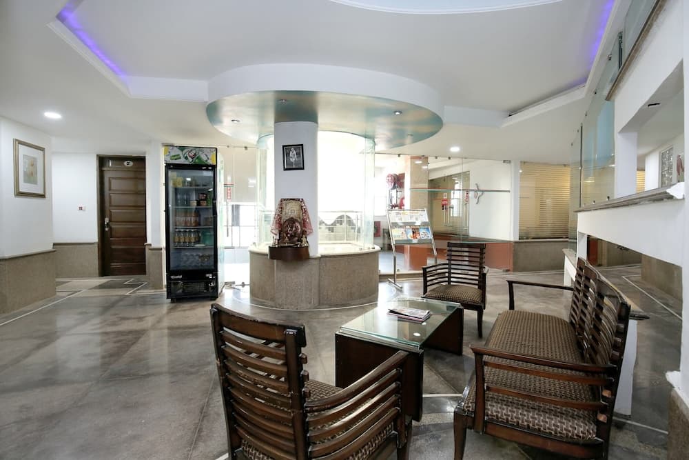 OYO 1496 Hotel Sky 5