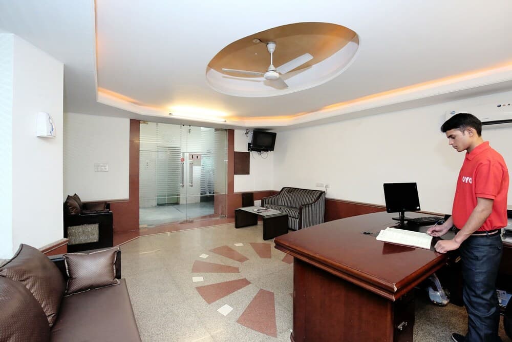 OYO 1496 Hotel Sky 5