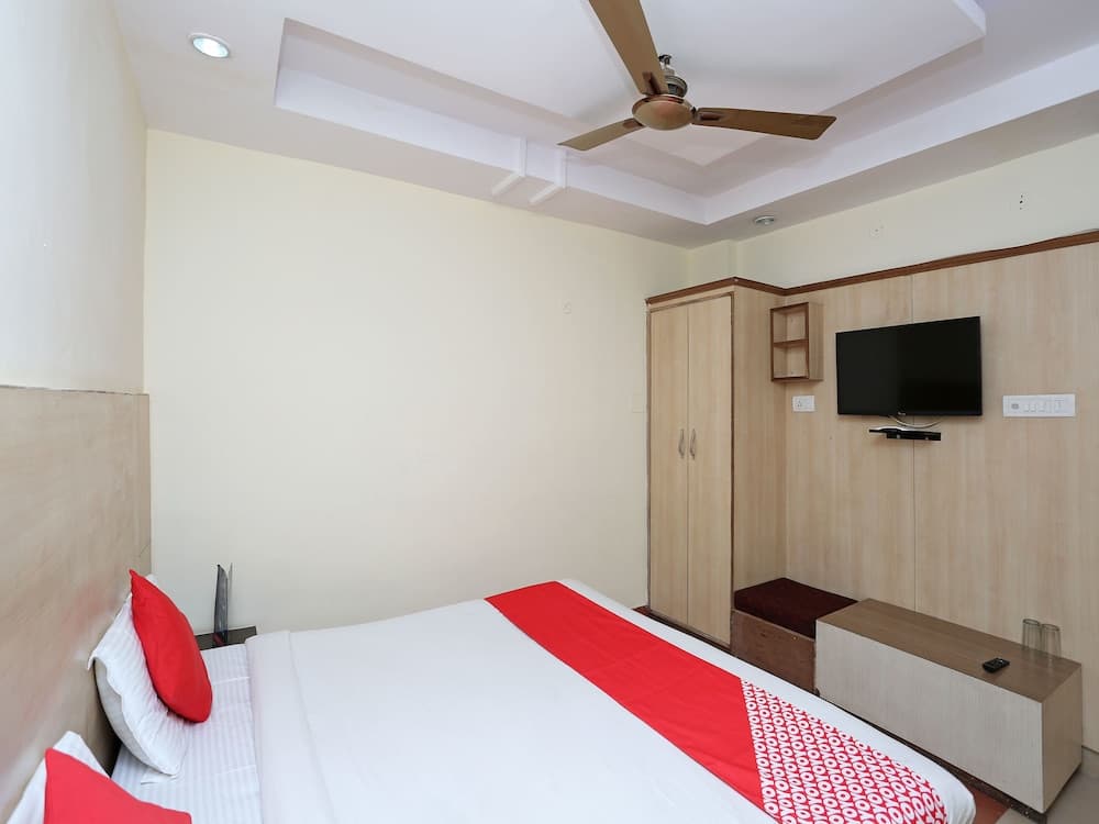 OYO 11391 Sargam Cineplex