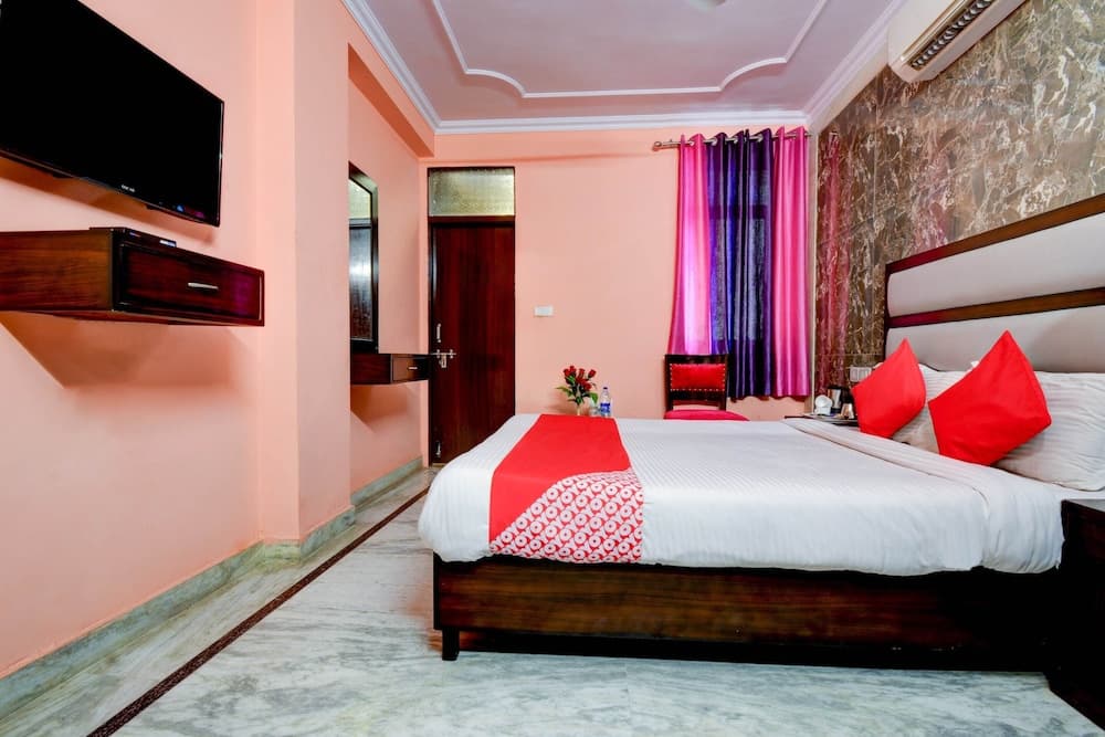 OYO 12849 Hotel Grand Akshay