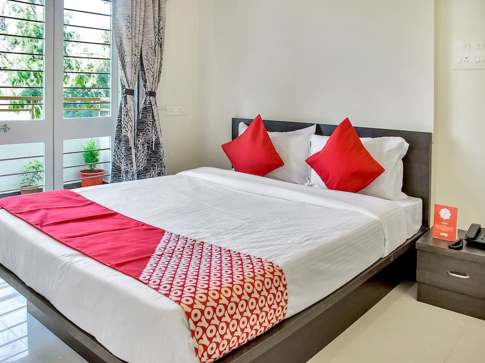 OYO 12042 Green Olives Apartments