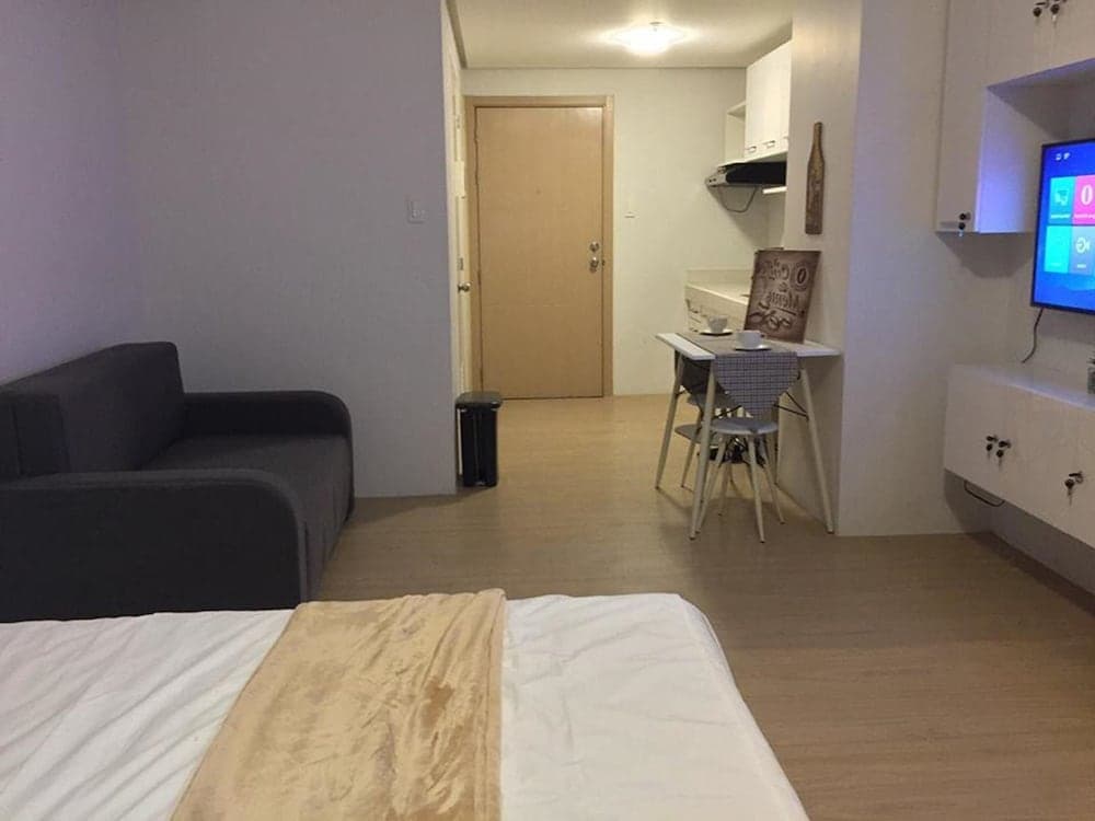 M Place at Abs by Noemi