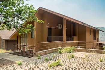 4BHK by Tripvillas Holiday Homes