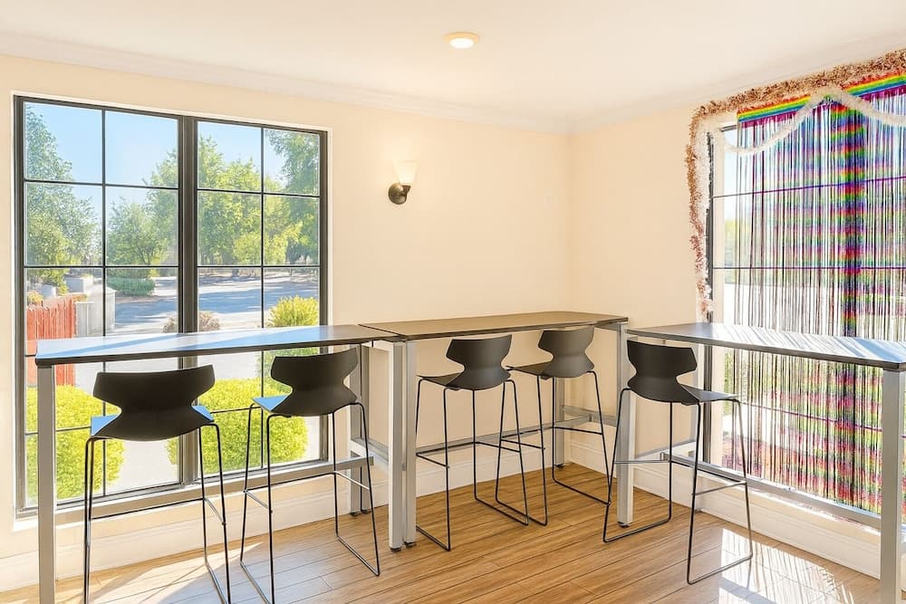 Horizon Inn & Suites