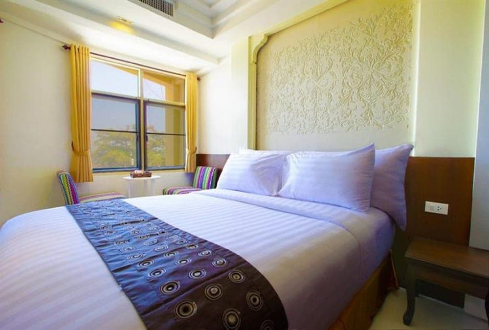 Madame Green Forever