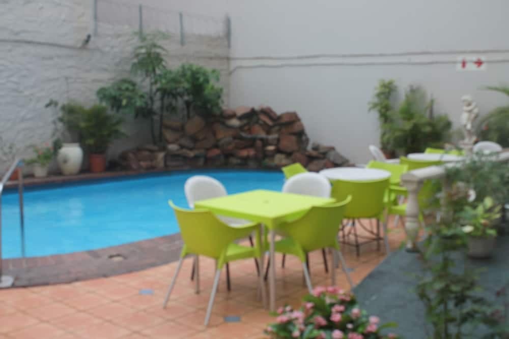 The Parkview Hotel - Room 711 - Adults Only