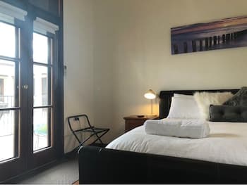 Fairway Manor Accommodation