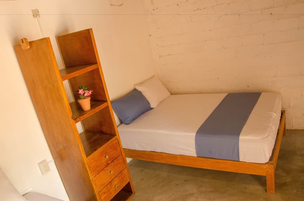 Alebrijes Surf House - Adults Only