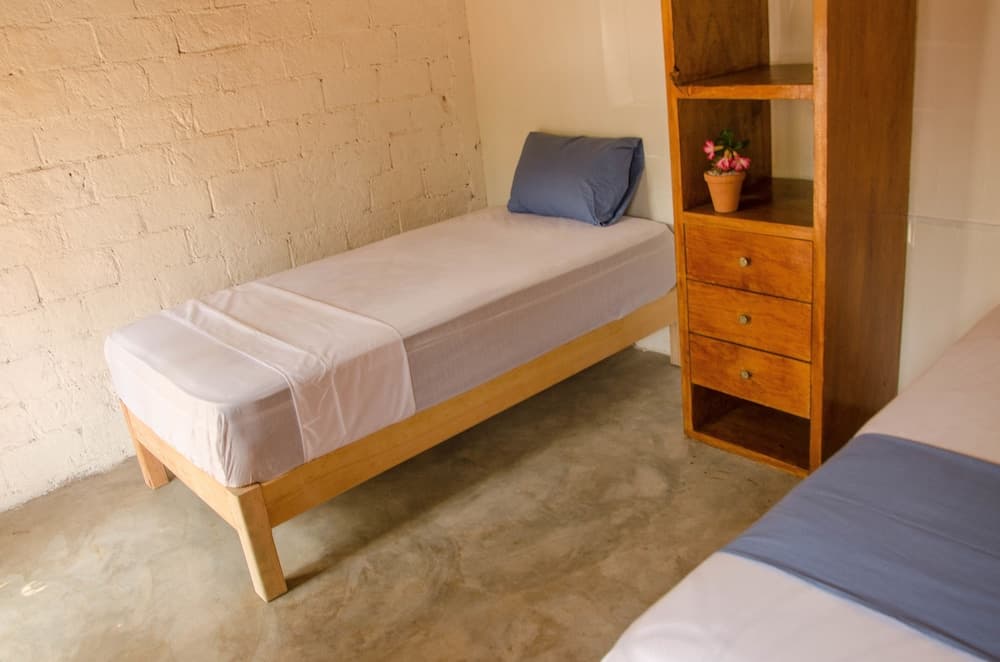 Alebrijes Surf House - Adults Only