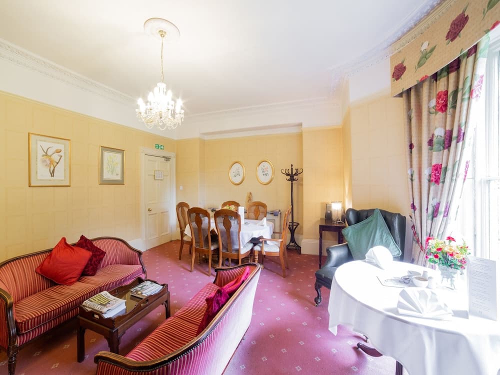 OYO Bailbrook Lodge, Bath