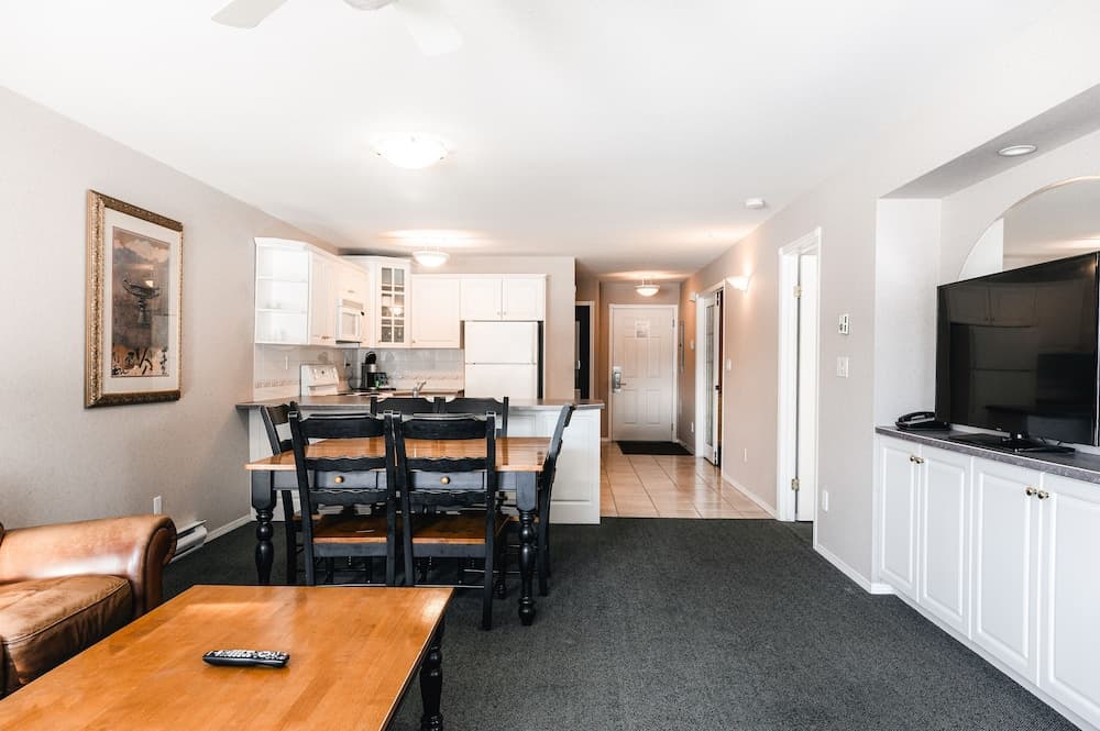 Mountain View Resort and Suites at Fairmont Hot Springs