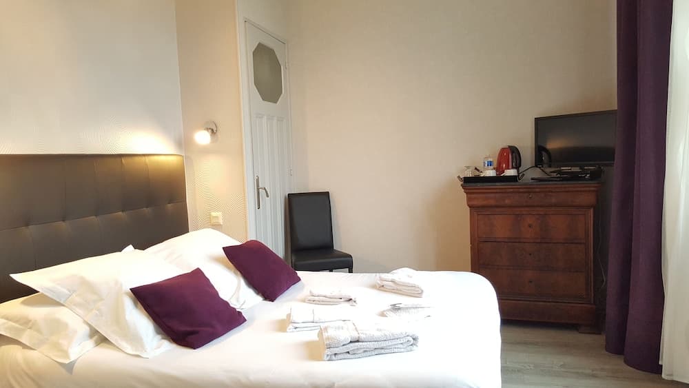 Castel Bayeux Guesthouse