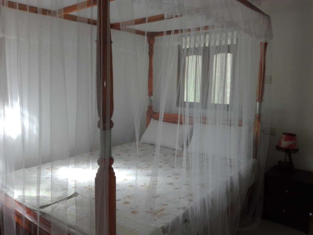 Yoho Green Garden Cabanas